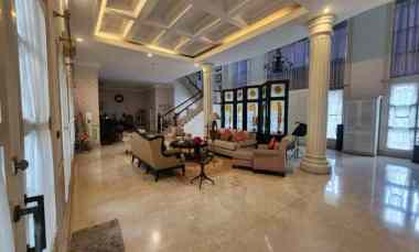 dijual rumah komplek cemara asri