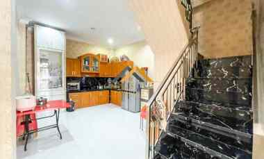 dijual rumah komplek cemara asri jalan