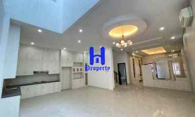 dijual rumah komplek cemara asri jalan