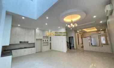 Jual Rumah Baru di Komplek Cemara Asri Jalan Azalea 2 - Medan