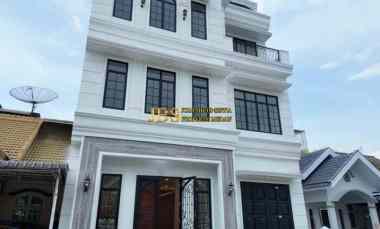 dijual rumah komplek cemara hijau