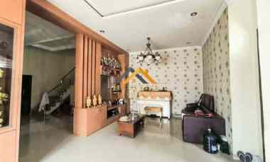 dijual rumah komplek cemara hijau jalan