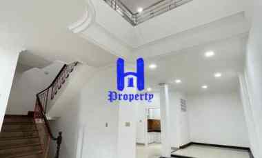 dijual rumah komplek cemara hijau jalan