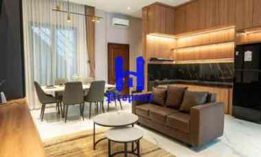 dijual rumah komplek cemara palace