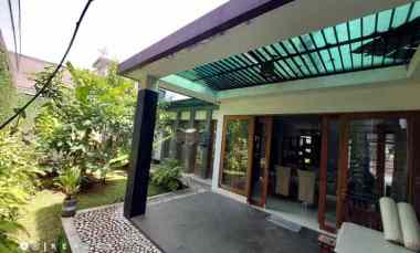 dijual rumah komplek cigadung