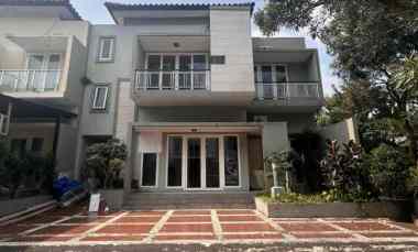 dijual rumah komplek cigadung greenland