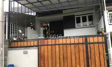dijual rumah komplek cihanjuang