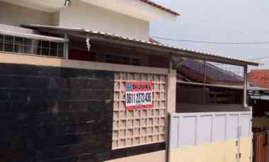 dijual rumah komplek cipageran