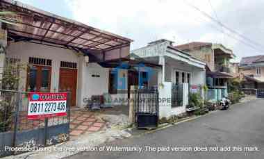 dijual rumah komplek cipageran