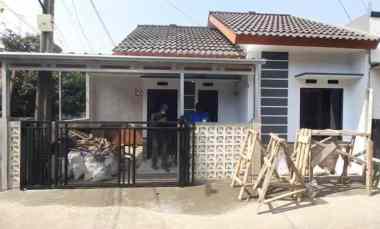 gambar dijual rumah komplek cipageran asri