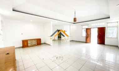 dijual rumah komplek citra wisata jalan