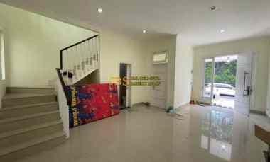 dijual rumah komplek citraland gama