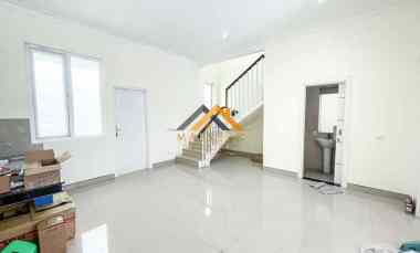 dijual rumah komplek citraland gama