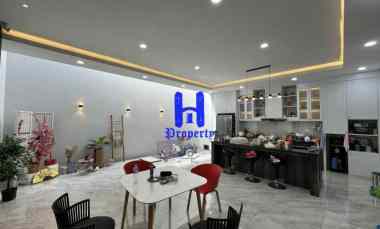 dijual rumah komplek citraland gama