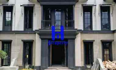 dijual rumah komplek citraland gama