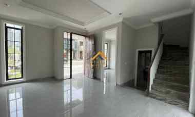 dijual rumah komplek citraland gama