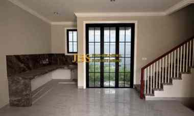 dijual rumah komplek citraland gama