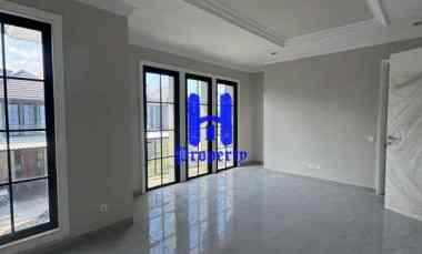 dijual rumah komplek citraland gama