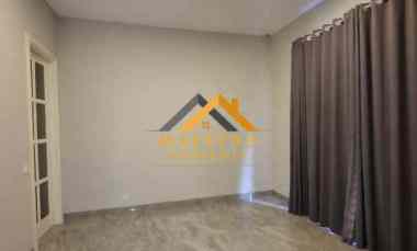 dijual rumah komplek citraland gama