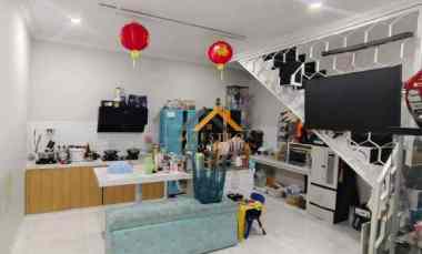 dijual rumah komplek citraland gama