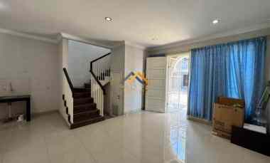 dijual rumah komplek citraland gama