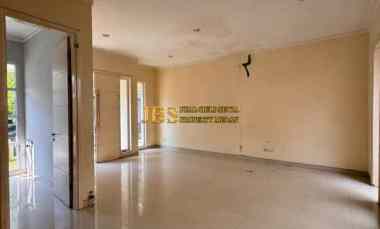 dijual rumah komplek citraland gama