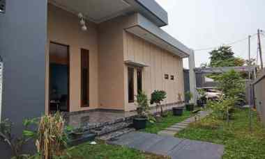 dijual rumah komplek deplu pondok aren