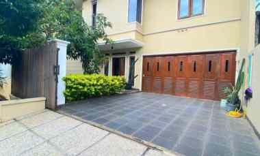 dijual rumah komplek elit billymoon