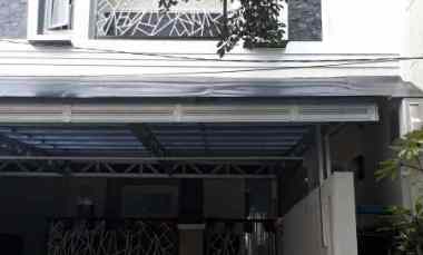 dijual rumah komplek flo residence kav