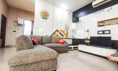 dijual rumah komplek givency one type