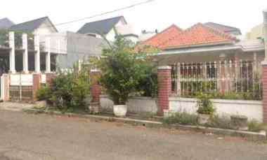dijual rumah komplek golf bcs