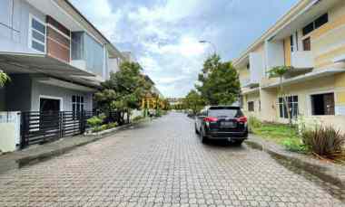 dijual rumah komplek graha metropolitan