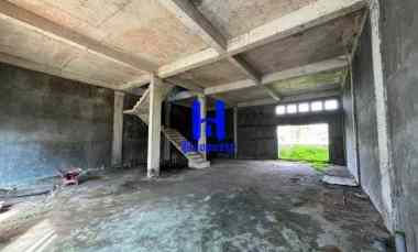 dijual rumah komplek graha metropolitan