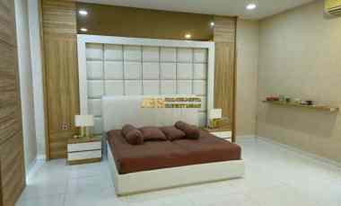 dijual rumah komplek graha metropolitan