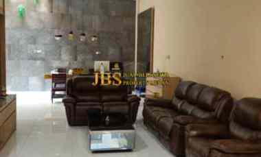 dijual rumah komplek graha metropolitan
