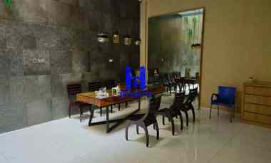 dijual rumah komplek graha metropolitan