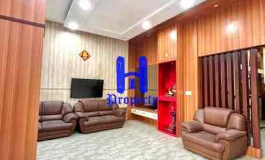 dijual rumah komplek graha metropolitan