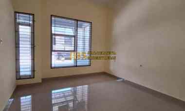 dijual rumah komplek green park cluster