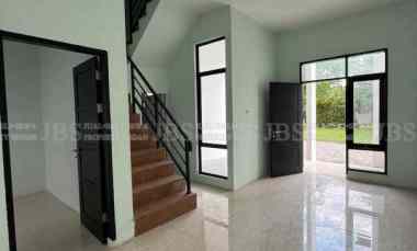 Dijual Rumah 2,5 Tingkat di Komplek Green Park Type Orchid - Medan