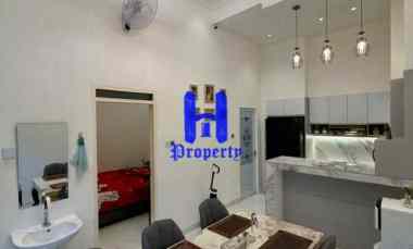 dijual rumah komplek griya manhattan