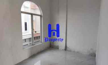 dijual rumah komplek hobbit palace