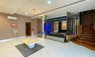 dijual rumah komplek jati residence row