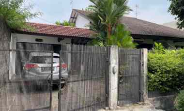 dijual rumah komplek jatinegara indah
