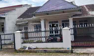 dijual rumah komplek johor indah permai