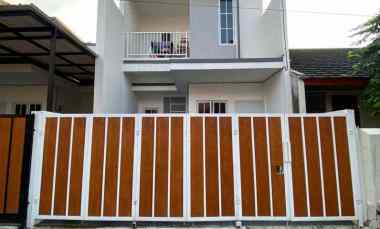 dijual rumah komplek kembang larangan