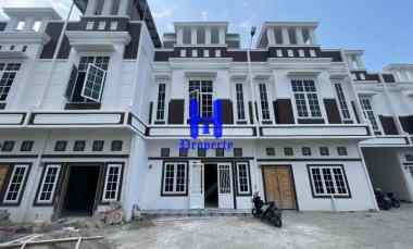 dijual rumah komplek kirribili jalan