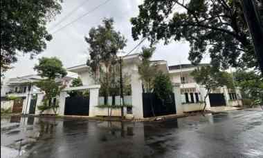 dijual rumah komplek m residence agung
