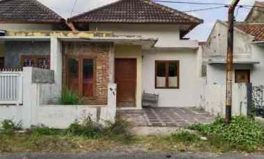 dijual rumah komplek margahayu raya