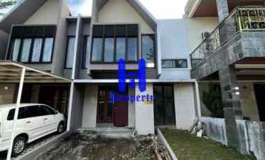 dijual rumah komplek mayfair residence