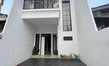 dijual rumah komplek megapolitan cinere